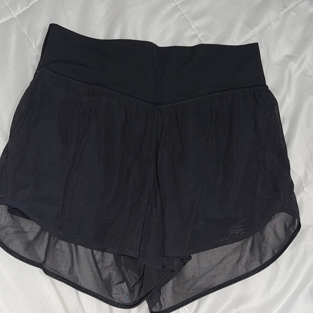 LULULEMON YOGA SHORTS